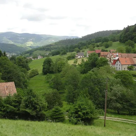 Holiday home Au Calme Avec 2 Chambres, Terrasse, Jardin, Bbq Et Parking Inclus A - Fr-1-744-42 *