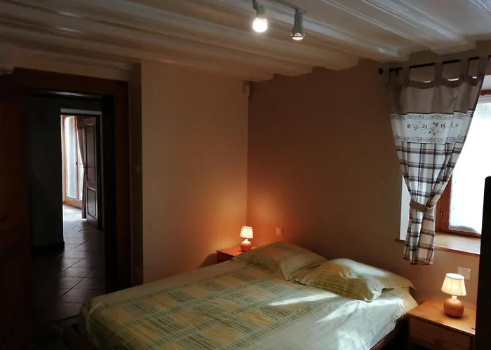 شقة Au Calme Avec 2 Chambres, Terrasse, Jardin, Bbq Et Parking Inclus A - Fr-1-744-42