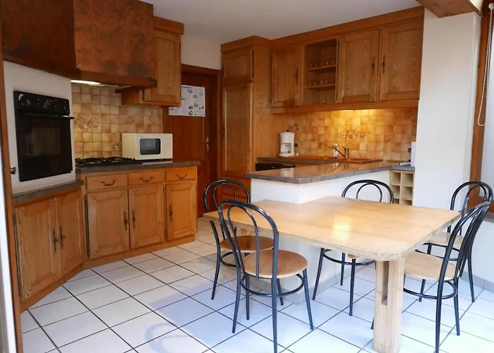 Au Calme Avec 2 Chambres, Terrasse, Jardin, Bbq Et Parking Inclus A - Fr-1-744-42 شقة